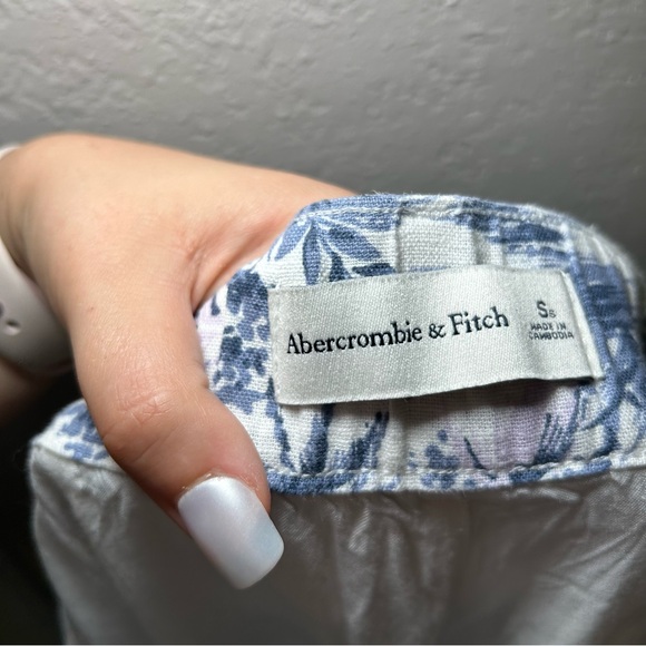 Abercrombie & Fitch Blue White Floral‎ Wide Leg Pants women’s small short resort - Picture 7 of 8